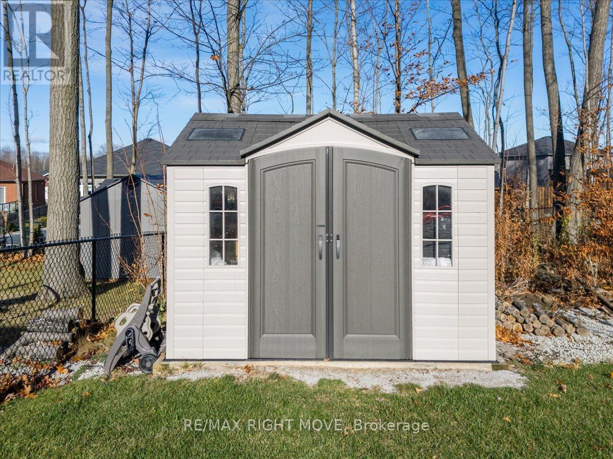 26 Hunter Avenue, Tay (Victoria Harbour), Ontario  L0K 2A0 - Photo 24 - S12028116