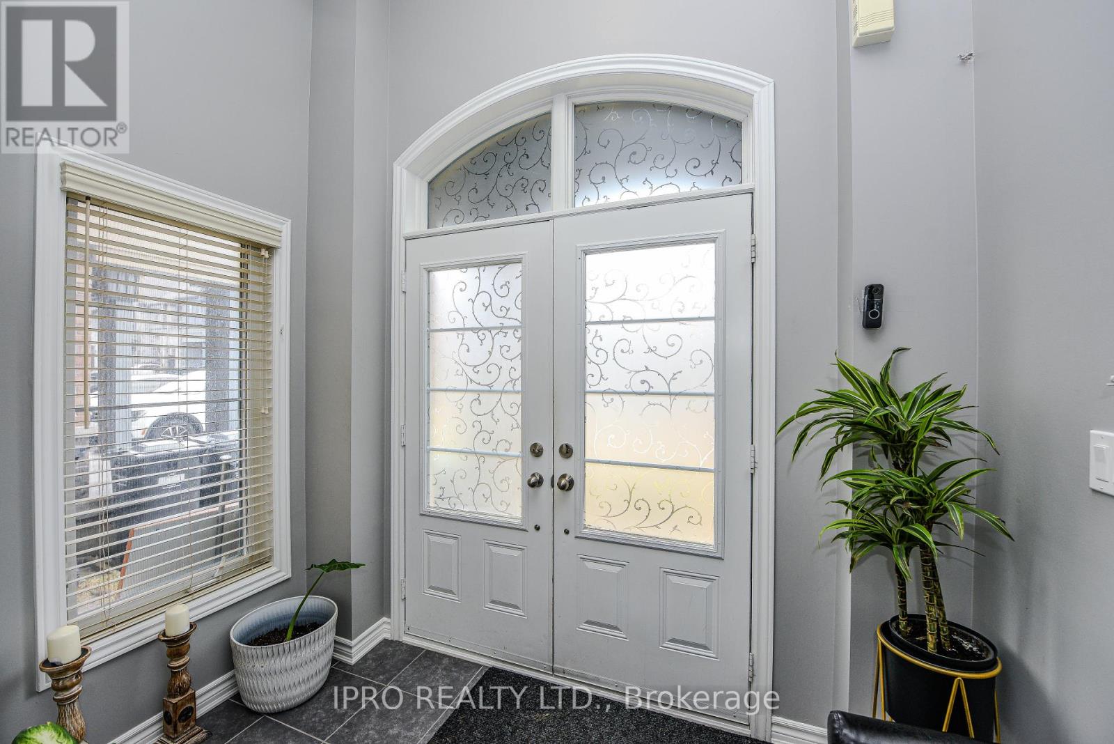Property at 29 GAMMON CRESCENT S image 3