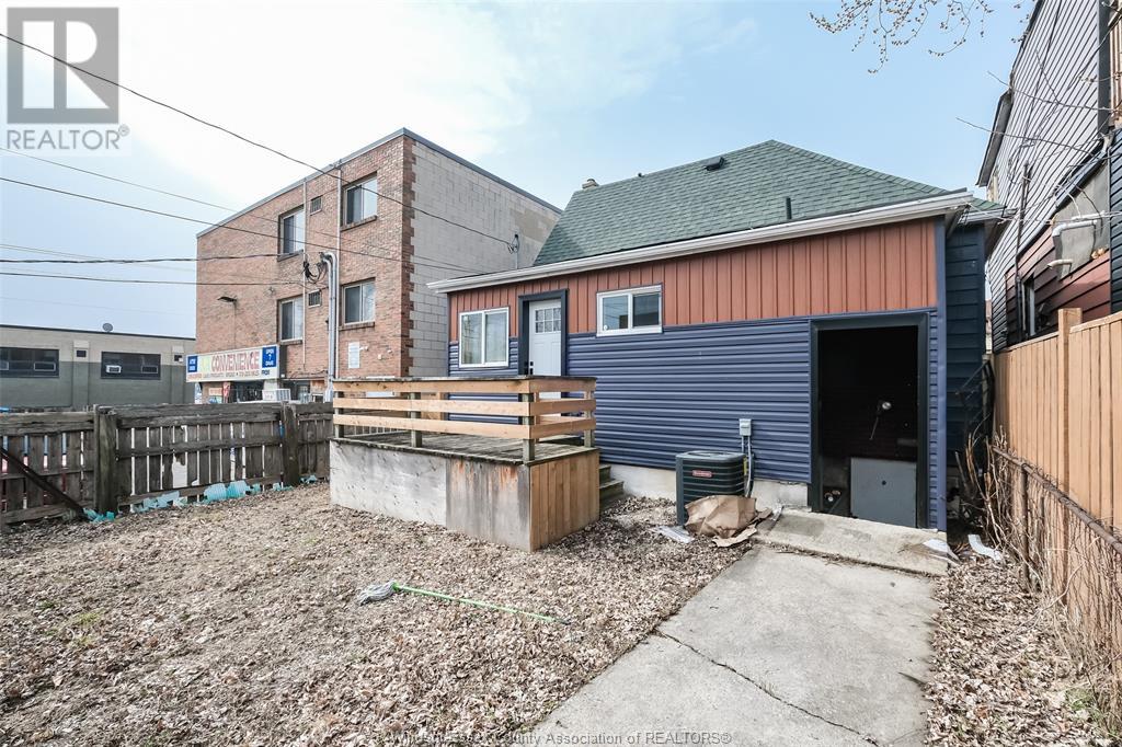 Property at 588 CARON image 4
