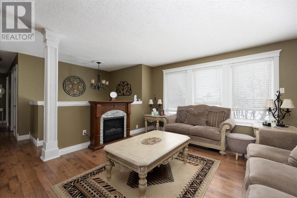 149 Farrell Crescent, Fort Mcmurray, Alberta  t9k 1L9 - Photo 4 - A2202502