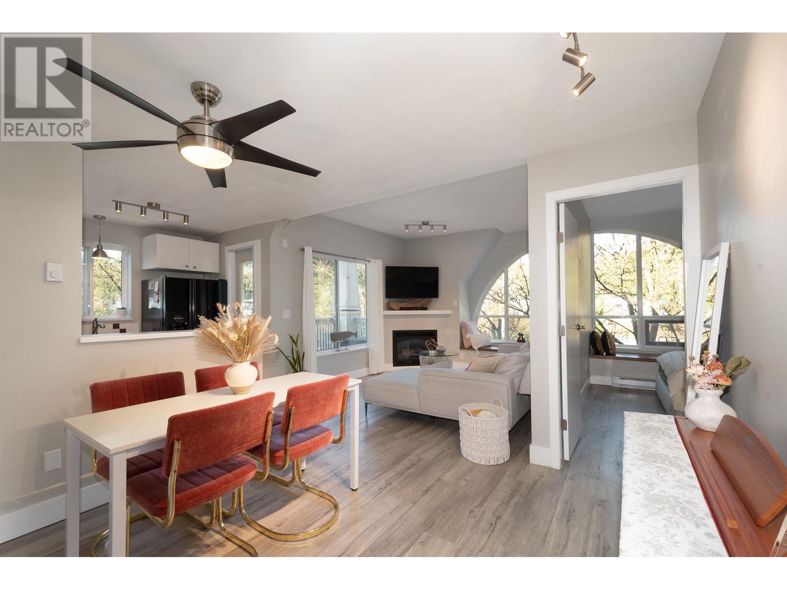 405 1111 Lynn Valley Road, North Vancouver, British Columbia  V7J 3V4 - Photo 2 - R2979674
