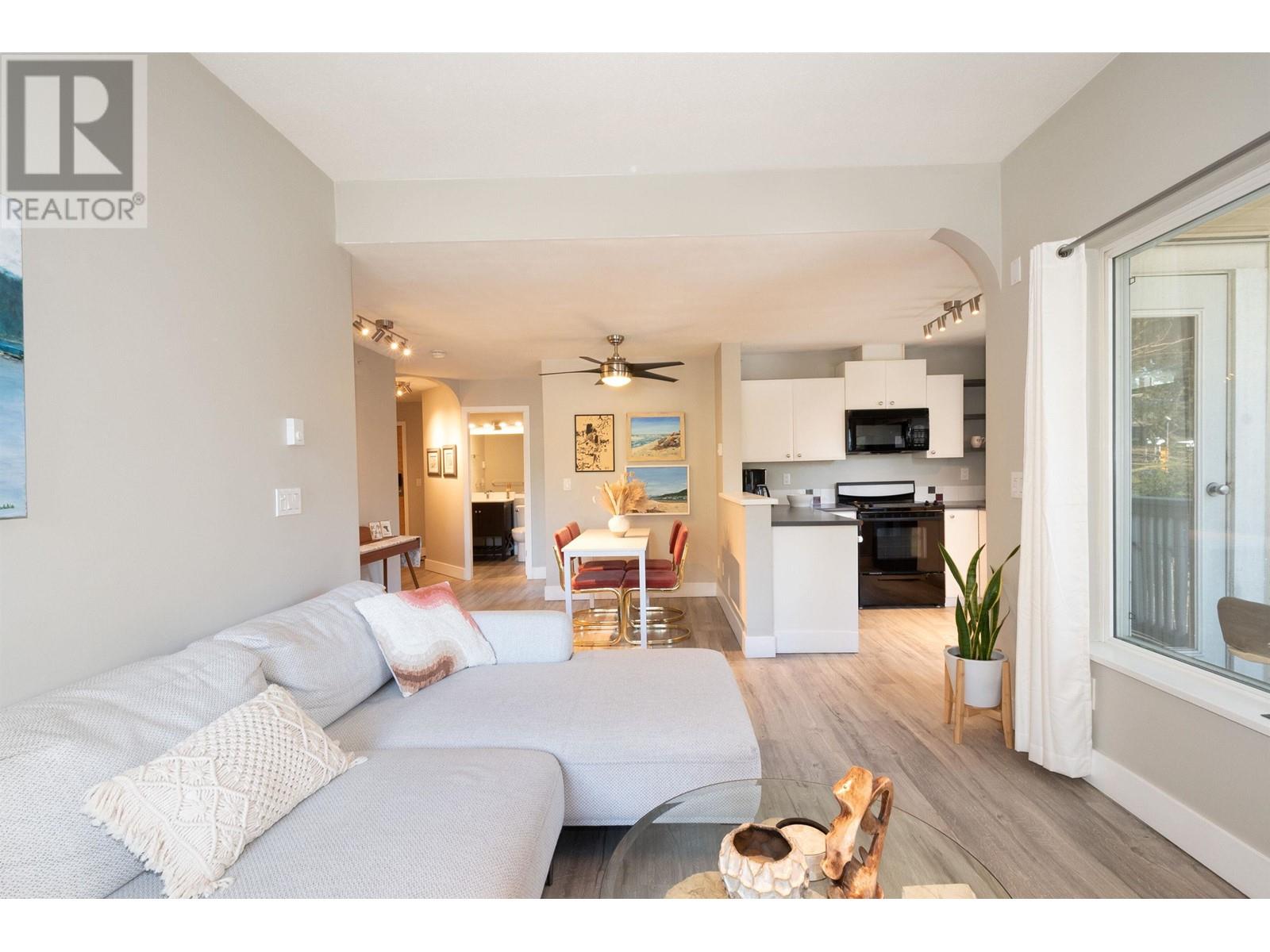 405 1111 Lynn Valley Road, North Vancouver, British Columbia  V7J 3V4 - Photo 5 - R2979674