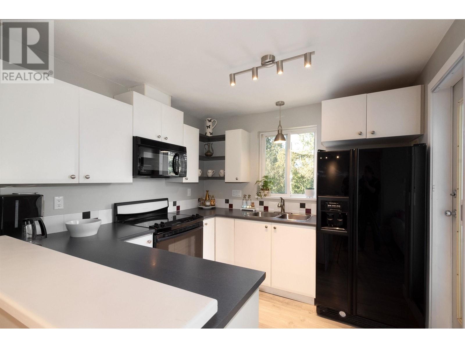 405 1111 Lynn Valley Road, North Vancouver, British Columbia  V7J 3V4 - Photo 8 - R2979674