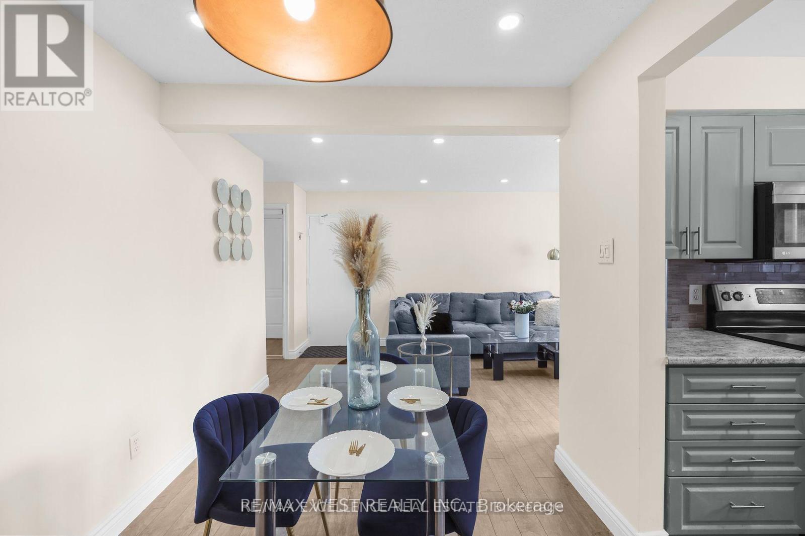 Property at 73 - 1100 OXFORD STREET image 3