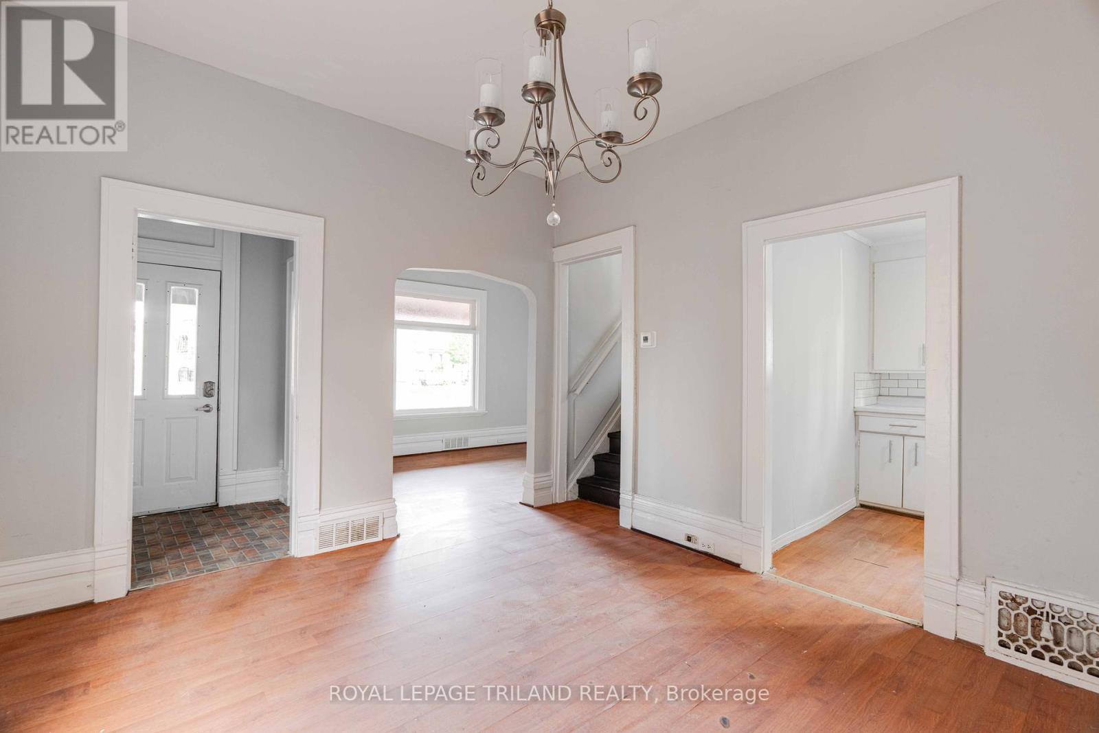7 Marmora Street, London East (East L), Ontario  N5Z 1Z4 - Photo 5 - X12028372