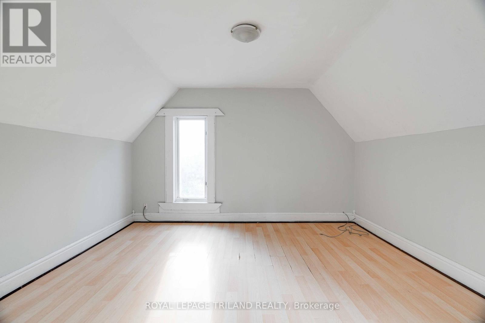 7 Marmora Street, London East (East L), Ontario  N5Z 1Z4 - Photo 7 - X12028372