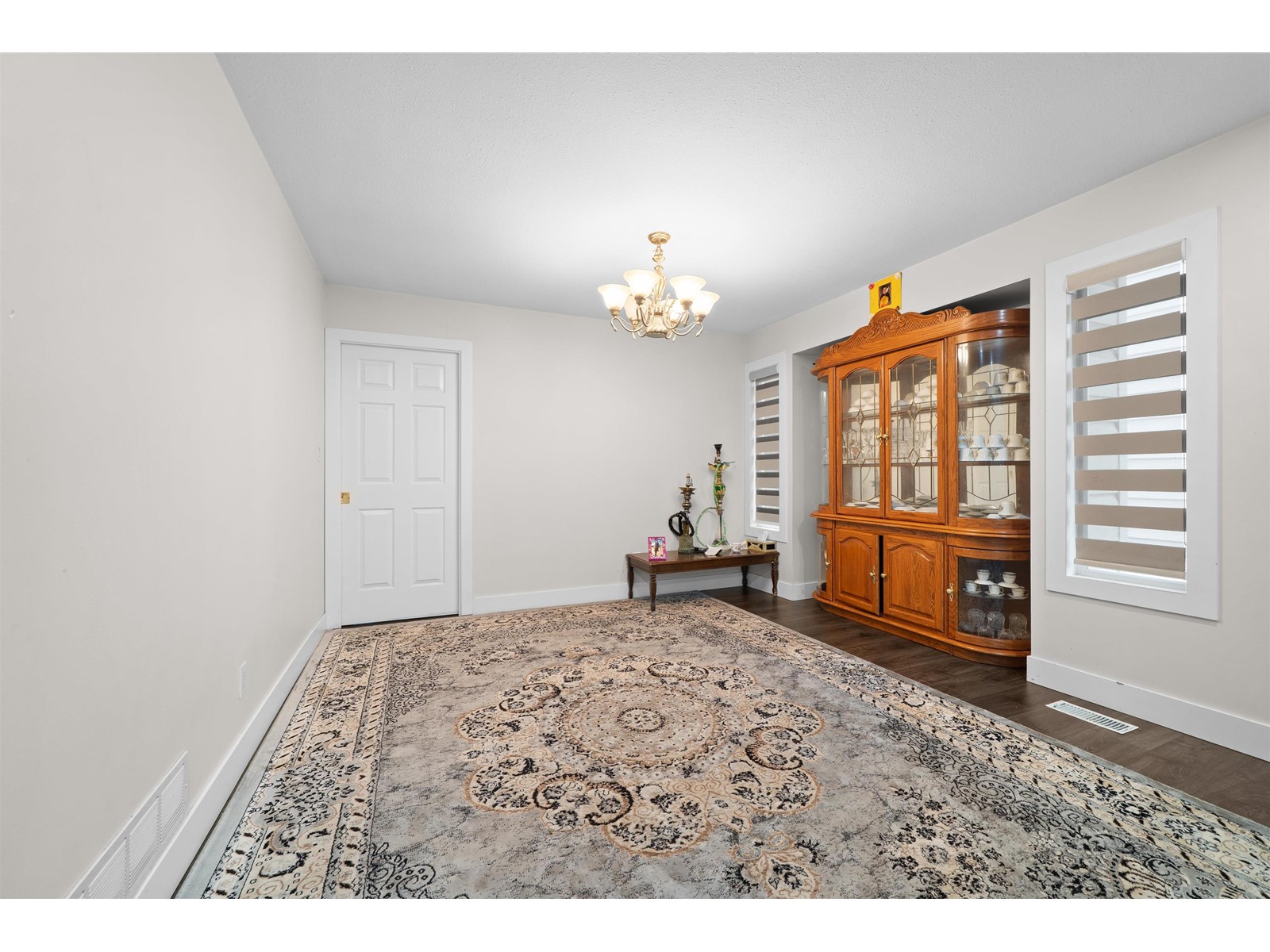 32105 Rogers Avenue, Abbotsford, British Columbia  V2T 5B7 - Photo 6 - R2977404