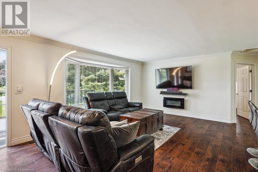 Property at 677 GLANCASTER Road image 5