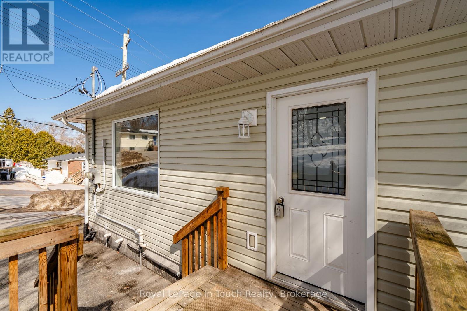 Property at 679 MONTREAL STREET image 4