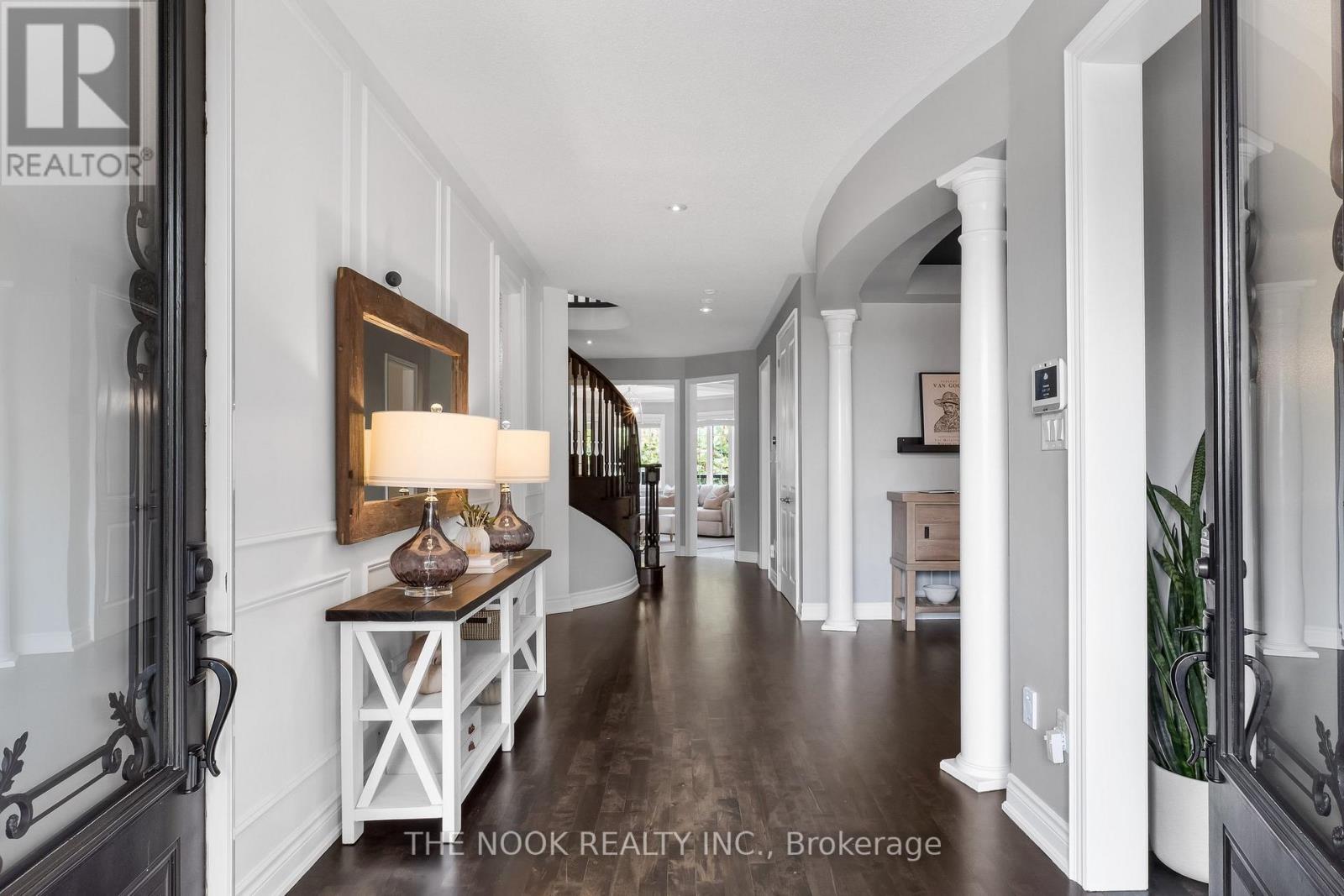Property at 28 COACH CRESCENT image 3
