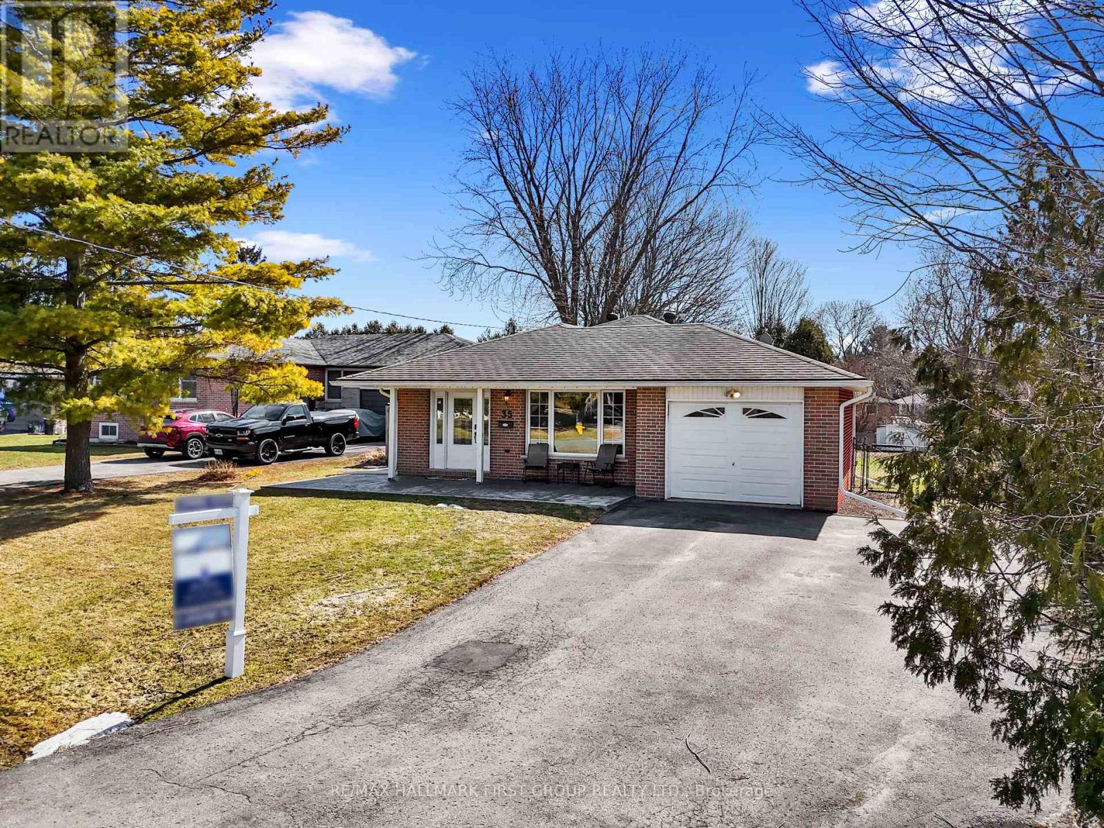 35 Meredith Crescent, Cobourg, Ontario  K9A 4R3 - Photo 1 - X12028361