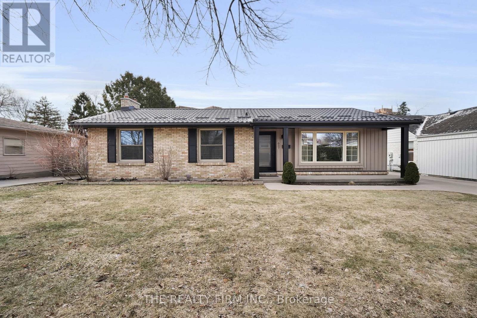 657 Grenfell Drive