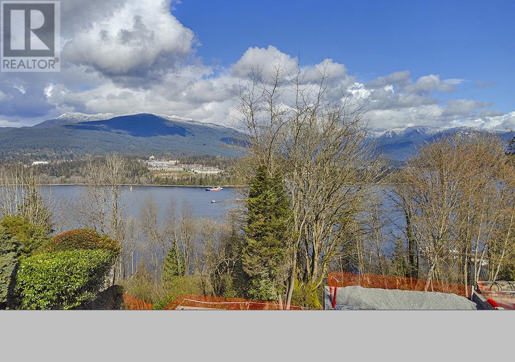5645 Highfield Drive, Burnaby, British Columbia  V5B 1E4 - Photo 1 - R2979682