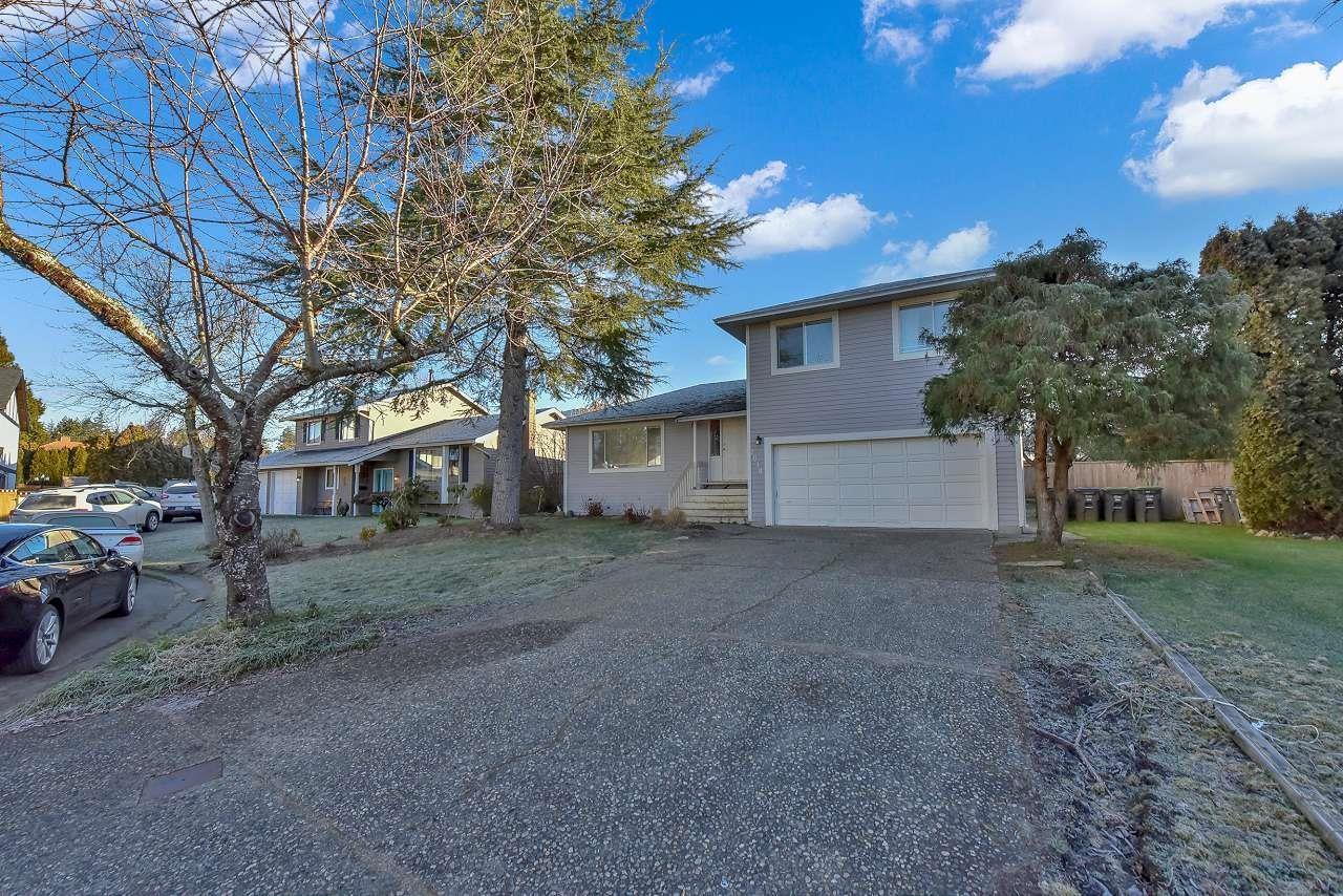 Property at 1814 141A STREET image 2