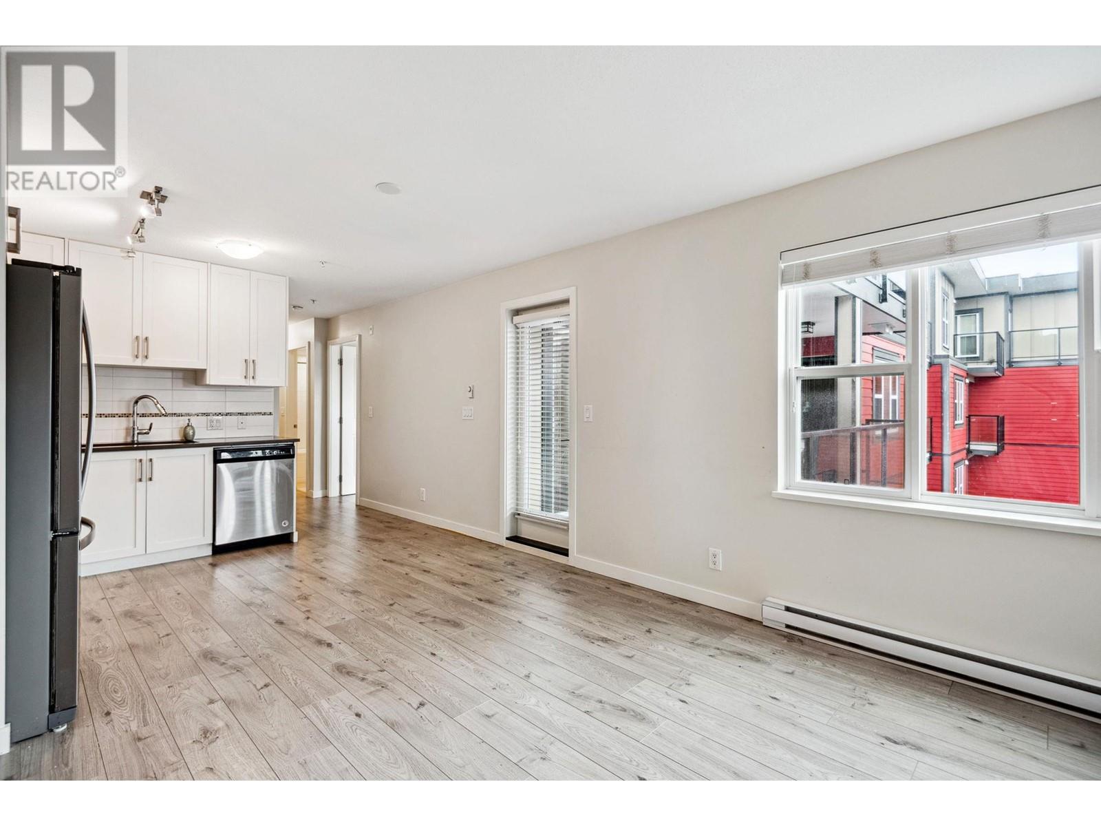 304 7908 15th Avenue, Burnaby, British Columbia  V3N 0G6 - Photo 10 - R2979686