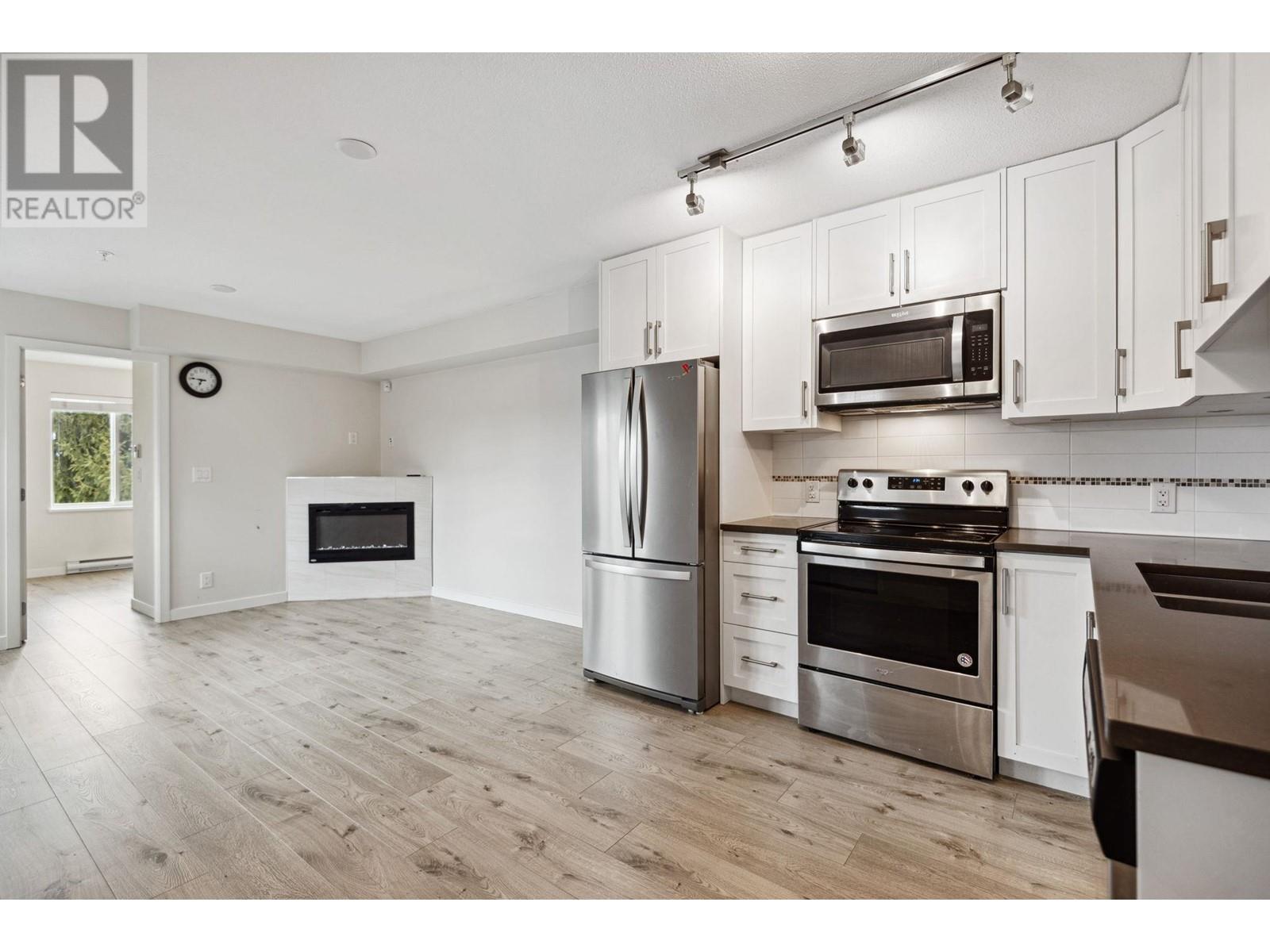 304 7908 15th Avenue, Burnaby, British Columbia  V3N 0G6 - Photo 11 - R2979686