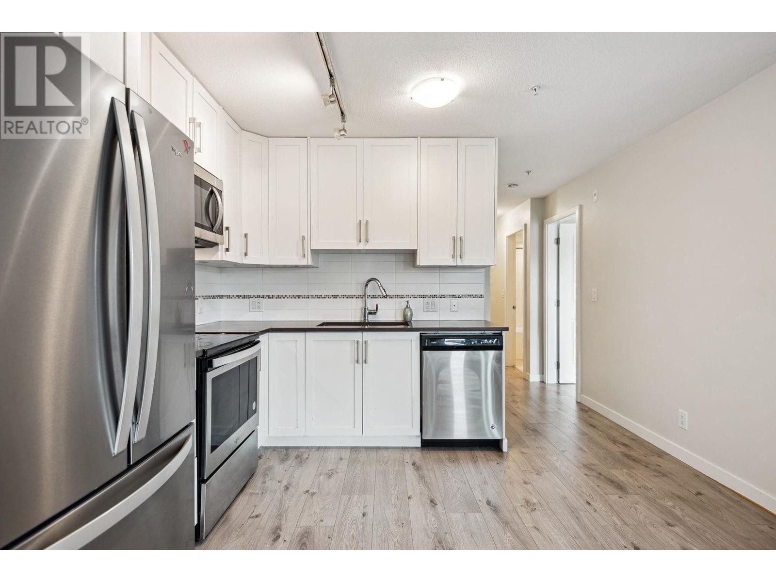 304 7908 15th Avenue, Burnaby, British Columbia  V3N 0G6 - Photo 14 - R2979686