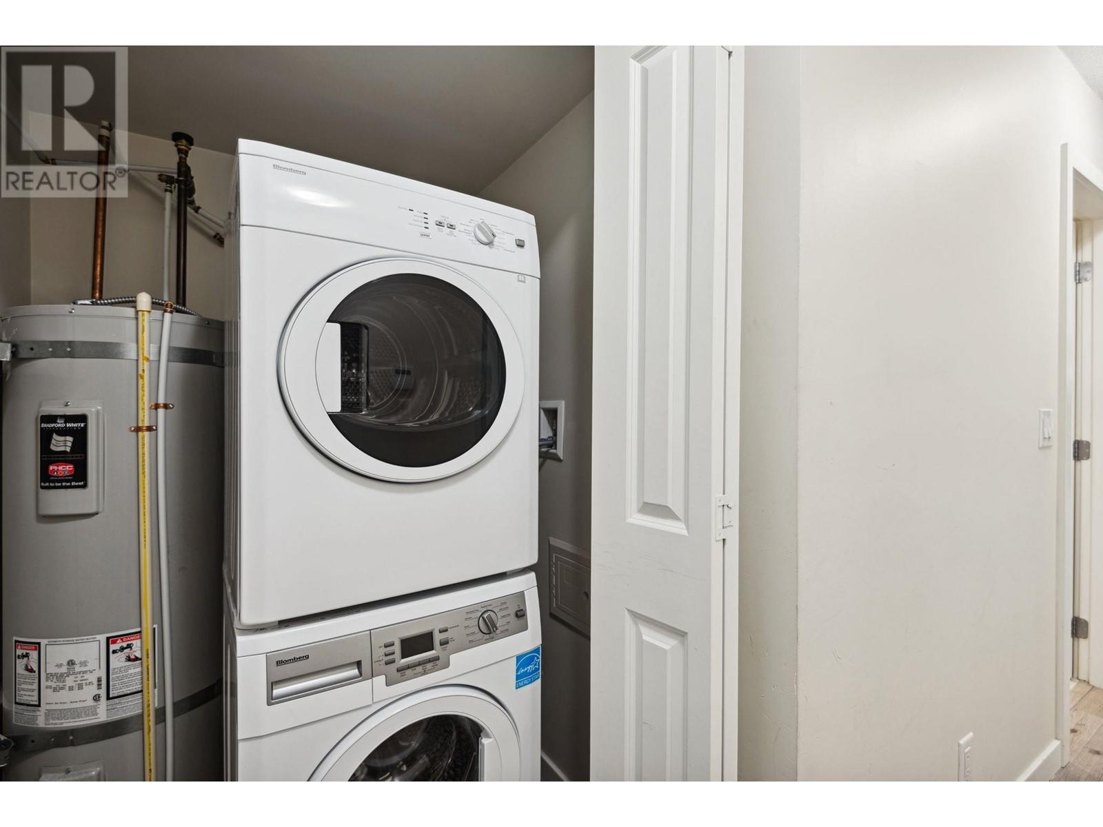 304 7908 15th Avenue, Burnaby, British Columbia  V3N 0G6 - Photo 18 - R2979686
