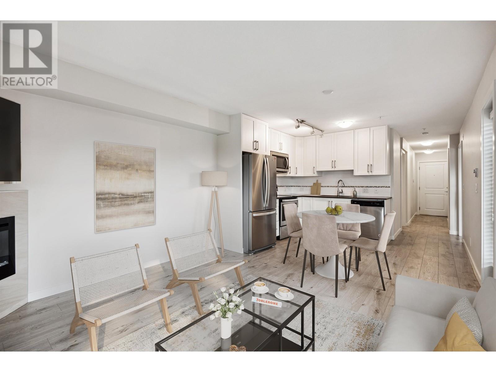 304 7908 15th Avenue, Burnaby, British Columbia  V3N 0G6 - Photo 2 - R2979686