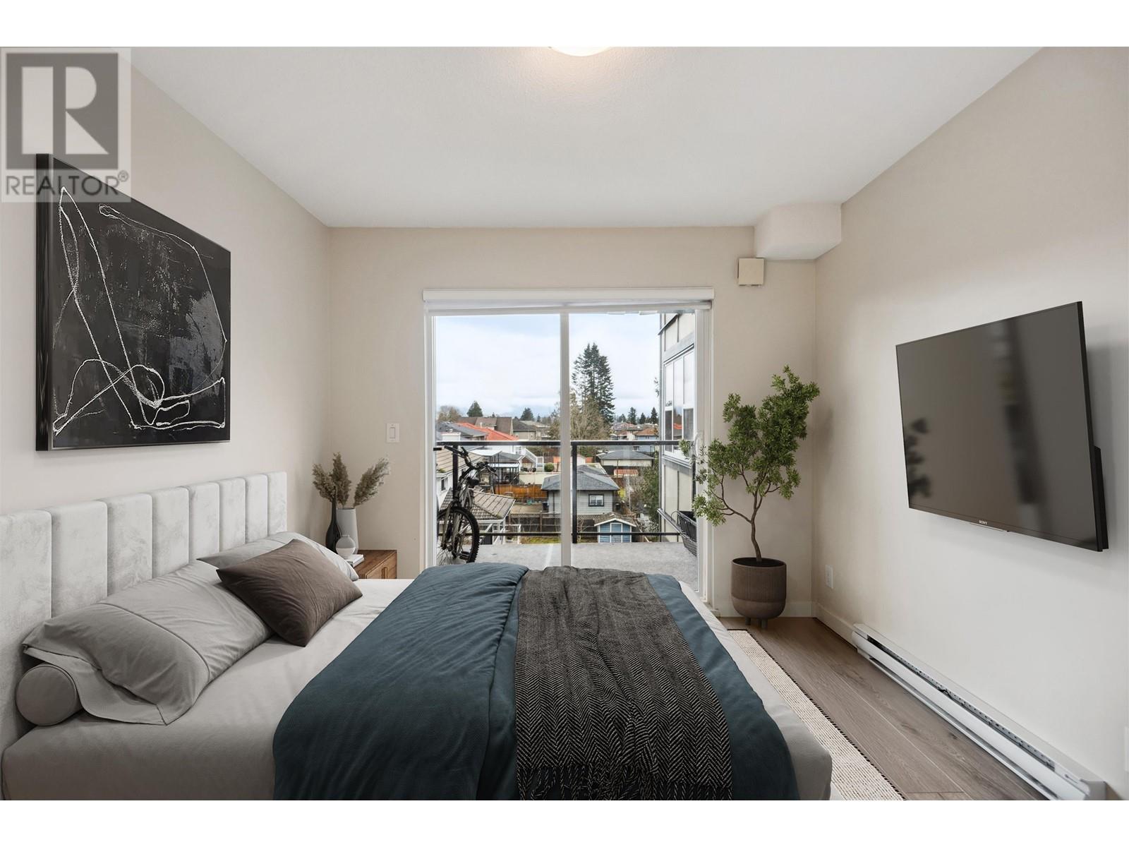 304 7908 15th Avenue, Burnaby, British Columbia  V3N 0G6 - Photo 4 - R2979686