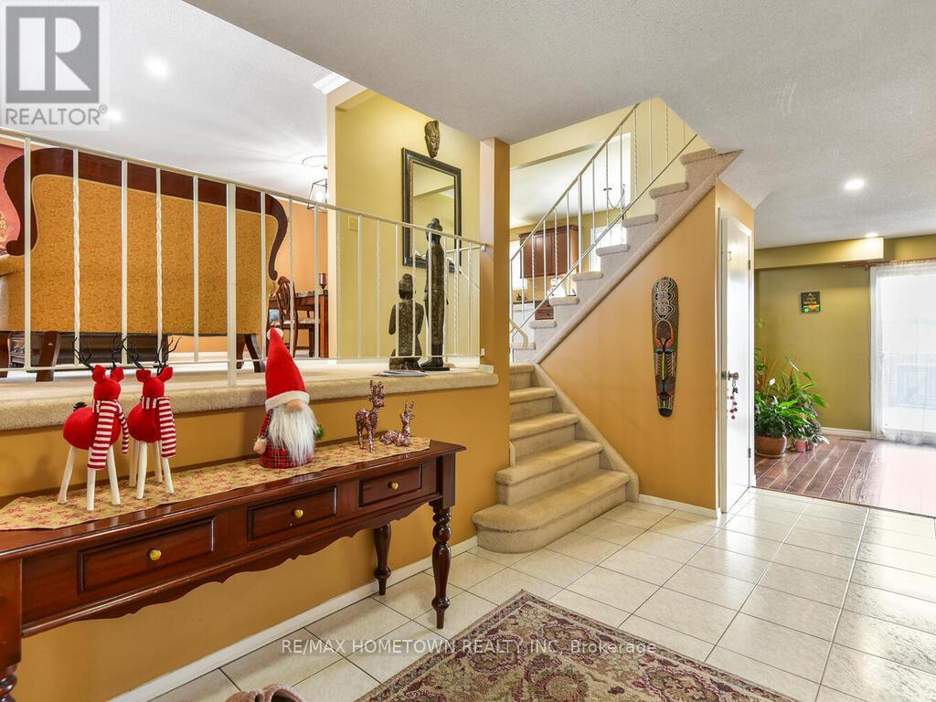 Property at 625 LAURIER BOULEVARD image 5