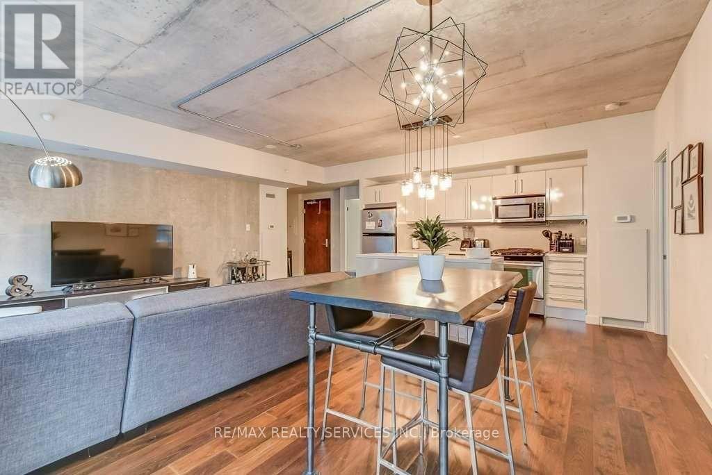 410 - 25 Oxley Street, Toronto, Ontario  M5V 2J5 - Photo 10 - C12028575