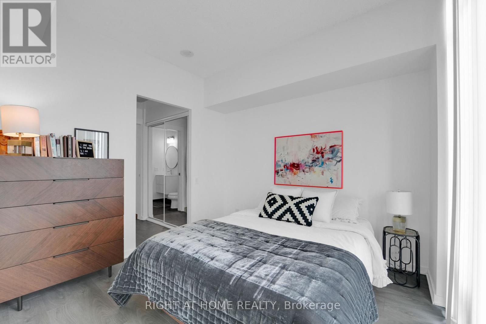 1414 - 105 The Queensway, Toronto (High Park-Swansea), Ontario  M6S 5B5 - Photo 11 - W12028544