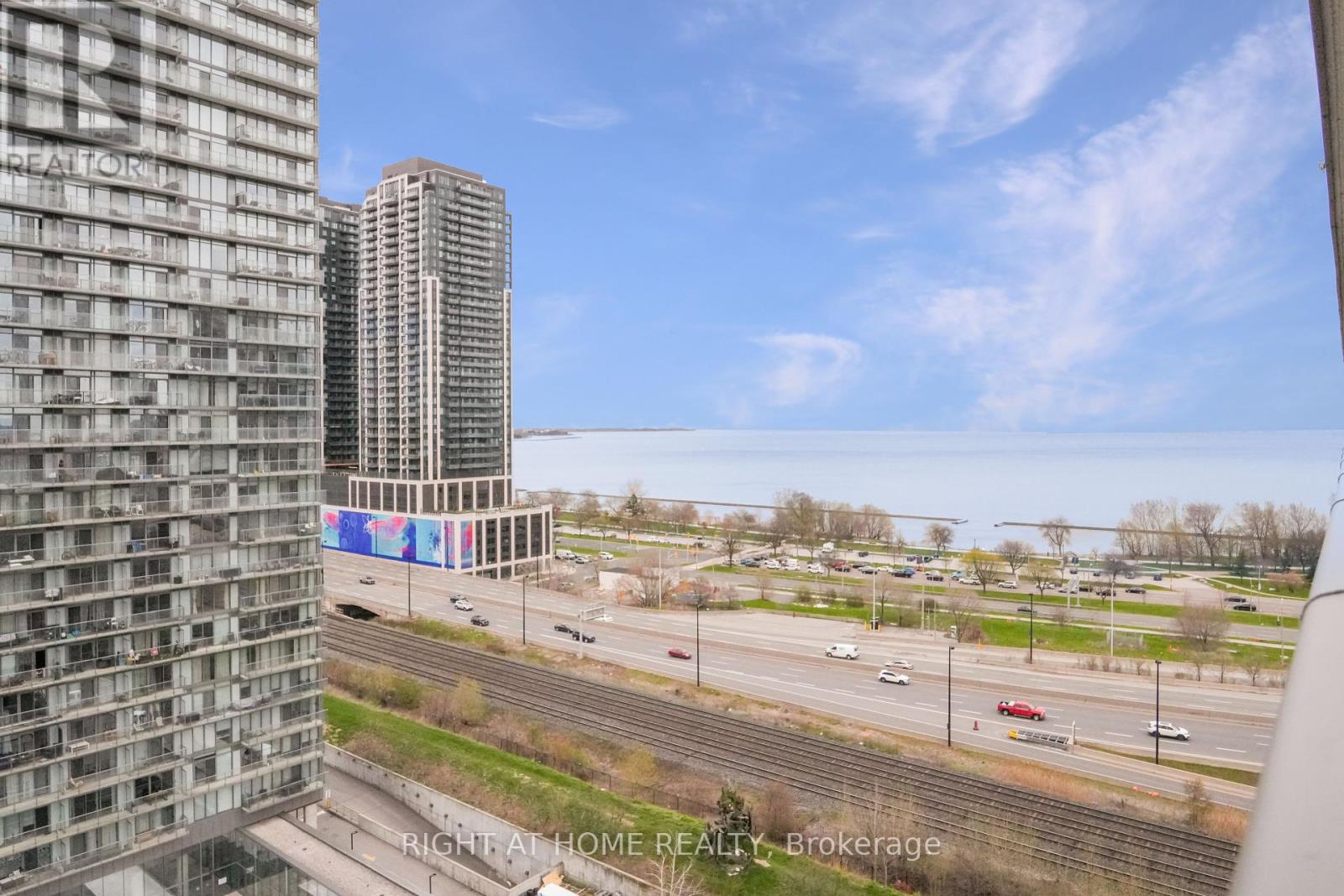 1414 - 105 The Queensway, Toronto (High Park-Swansea), Ontario  M6S 5B5 - Photo 13 - W12028544