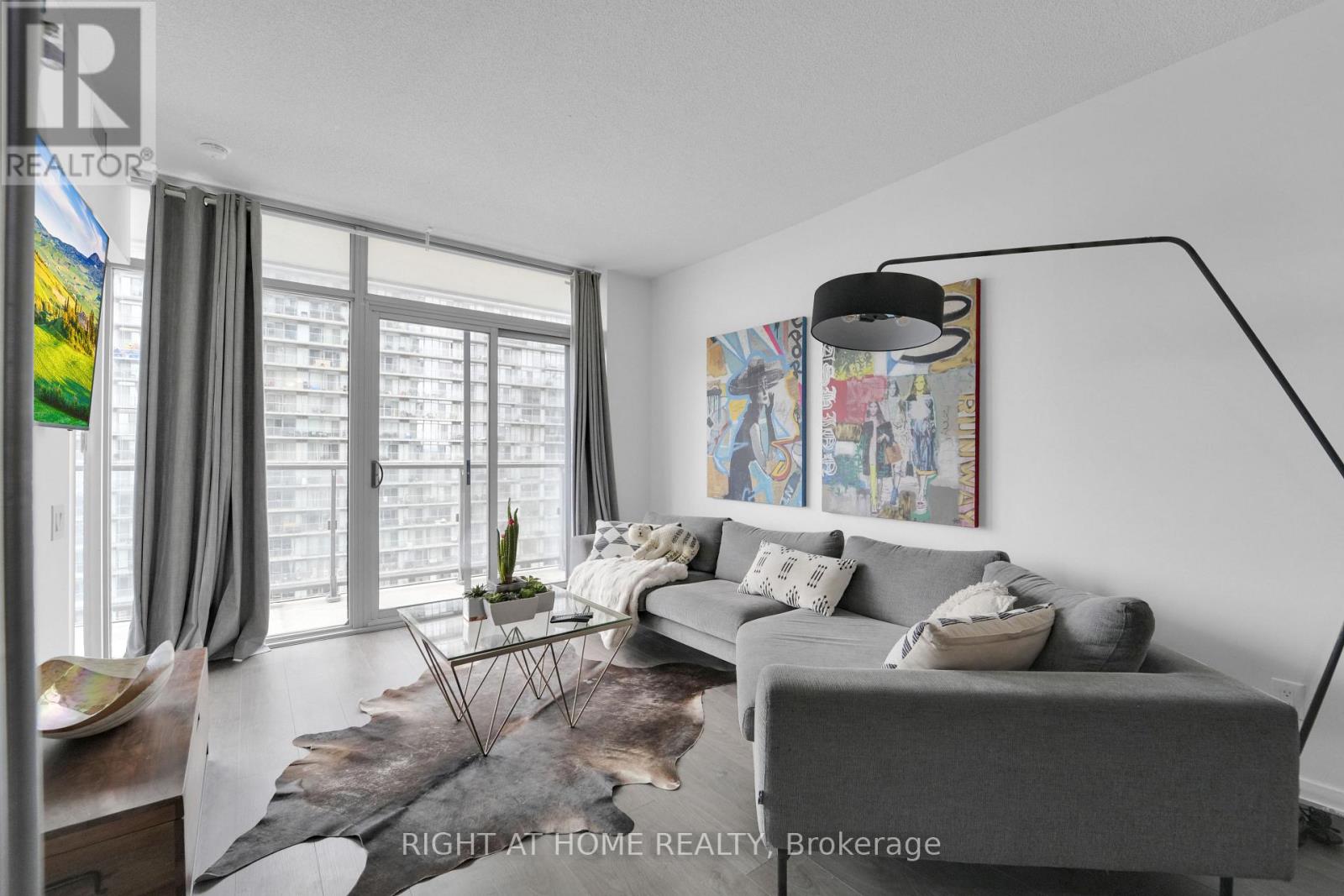 1414 - 105 The Queensway, Toronto (High Park-Swansea), Ontario  M6S 5B5 - Photo 2 - W12028544