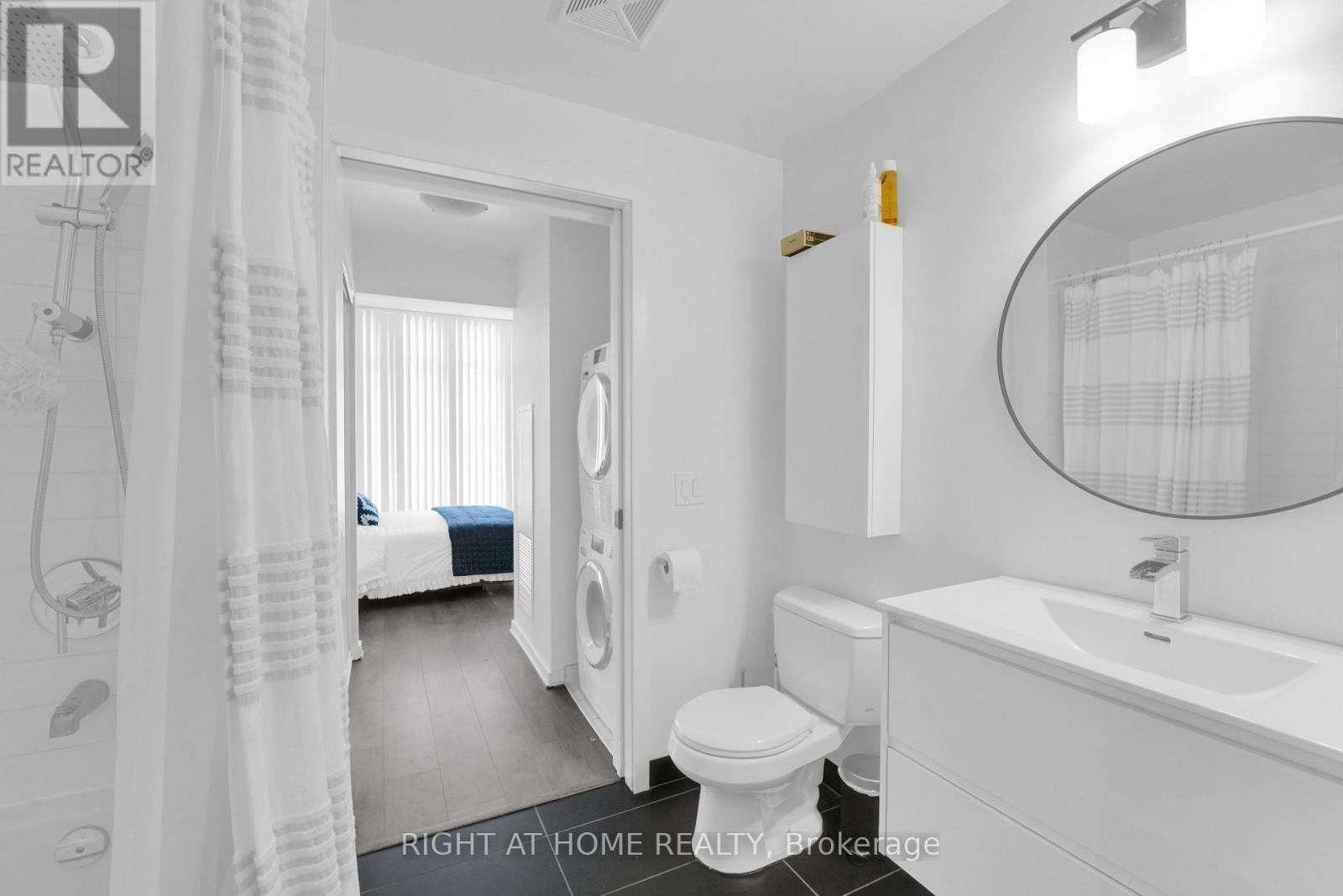 1414 - 105 The Queensway, Toronto (High Park-Swansea), Ontario  M6S 5B5 - Photo 8 - W12028544