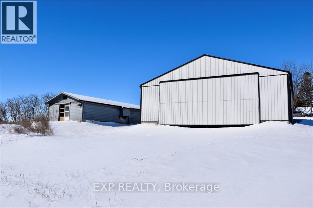15686 Muirkirk Line, Chatham-Kent, Ontario  N0L 1X0 - Photo 4 - X12028526