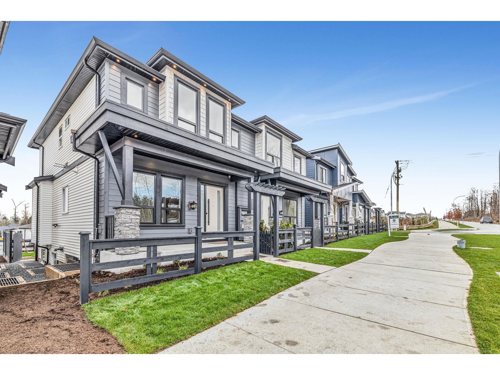 Property at 7614 196 STREET image 2