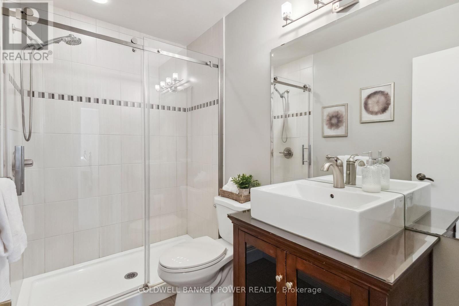 Photo 32 of 47 for 27 Runnymede Crescent