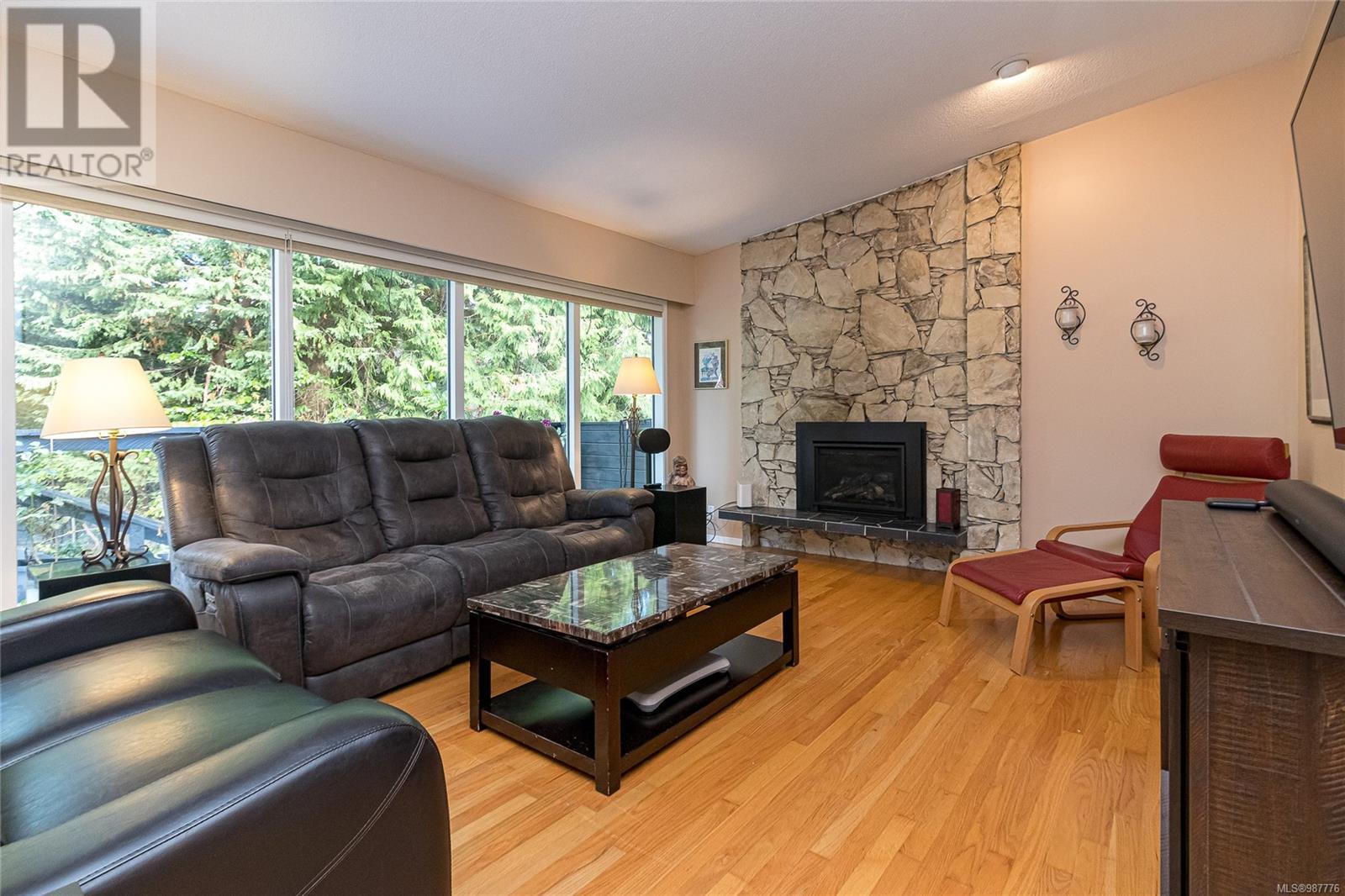 Property at 3954 Grandis Pl image 2