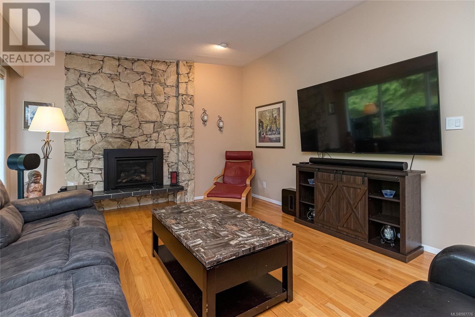 Property at 3954 Grandis Pl image 3