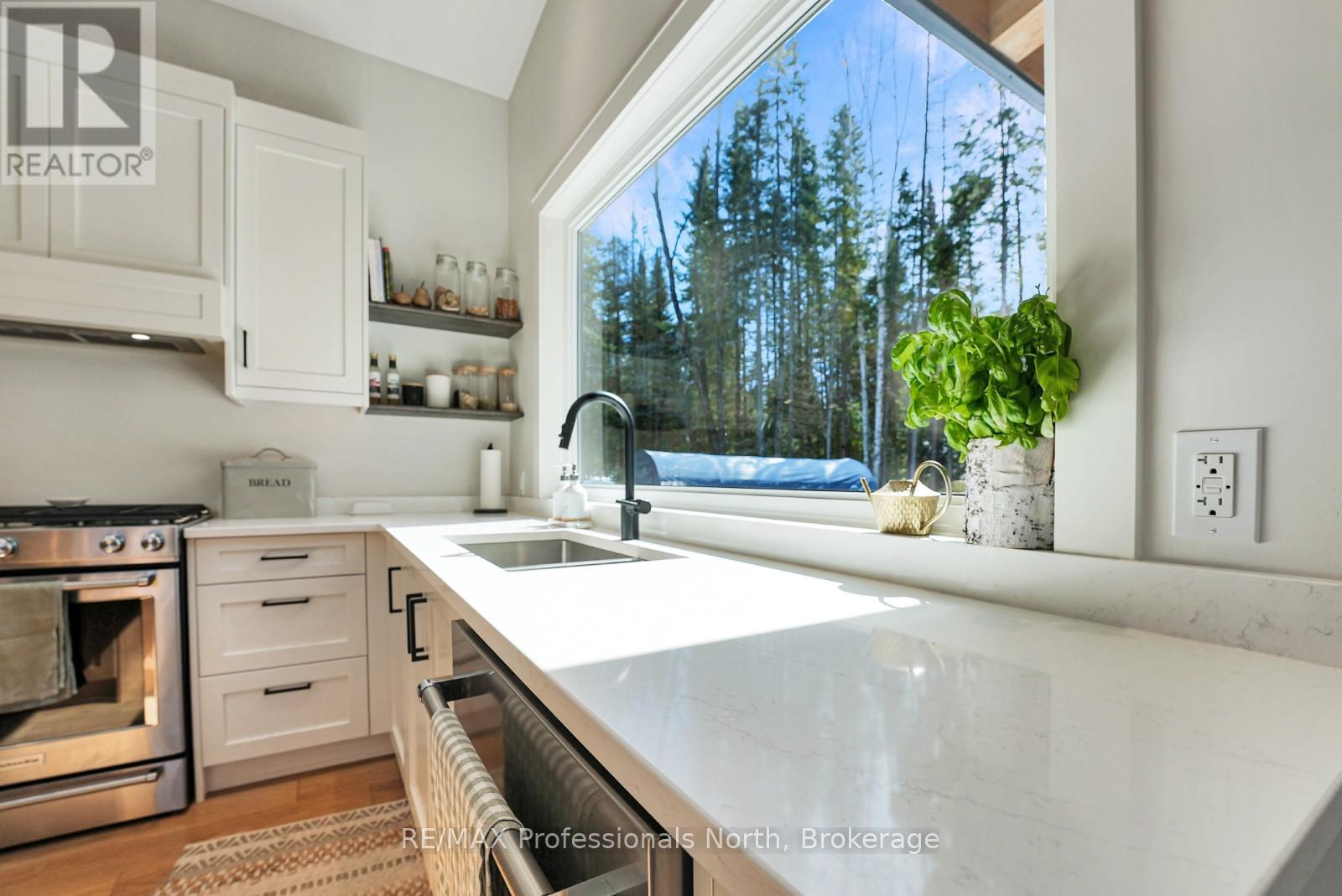 1086 Stothart Creek Road, Dysart Et Al, Ontario  K0M 1S0 - Photo 16 - X12028606