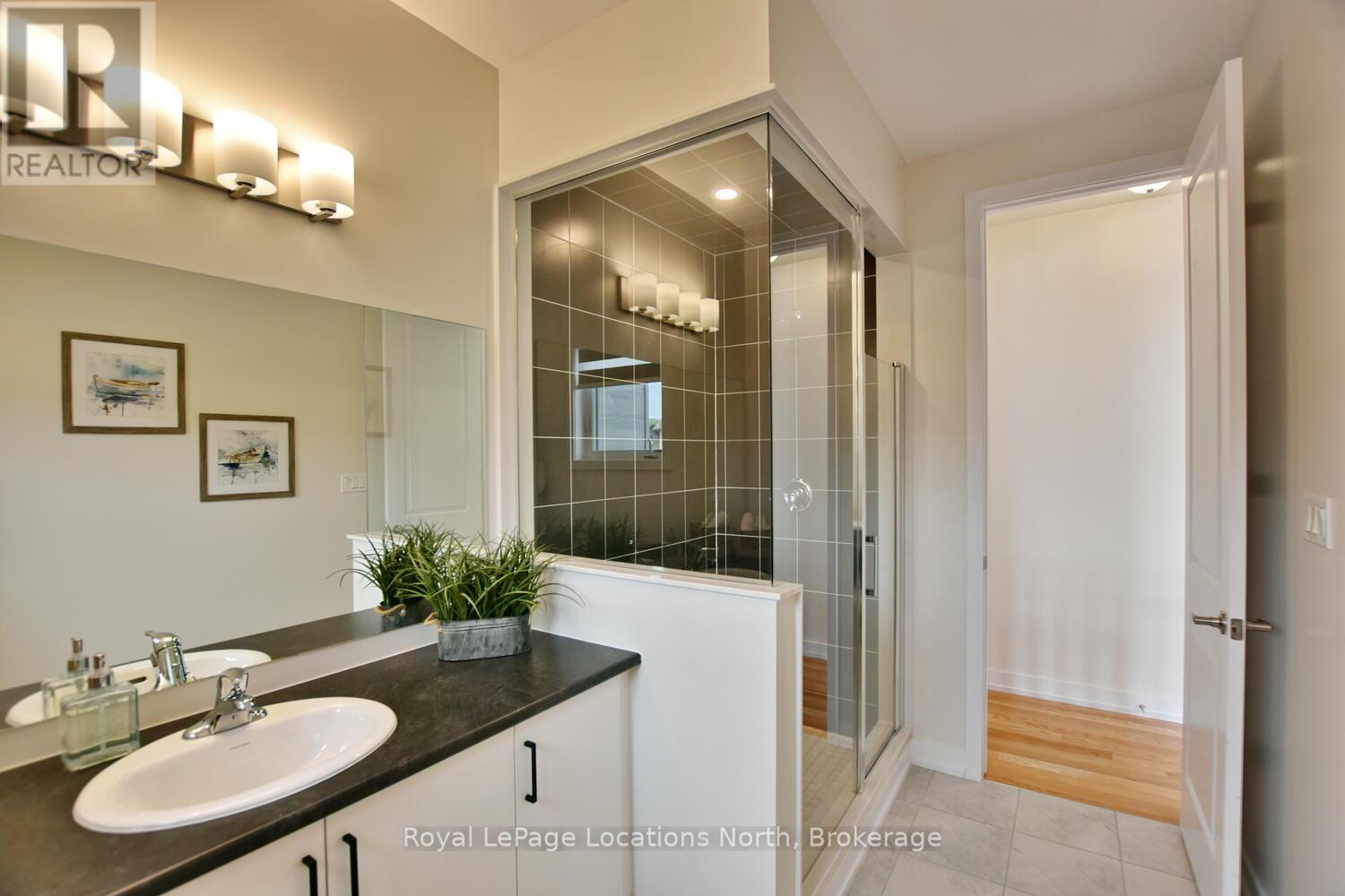 106 Stoneleigh Drive, Blue Mountains, Ontario  L9Y 5J6 - Photo 42 - X12028775