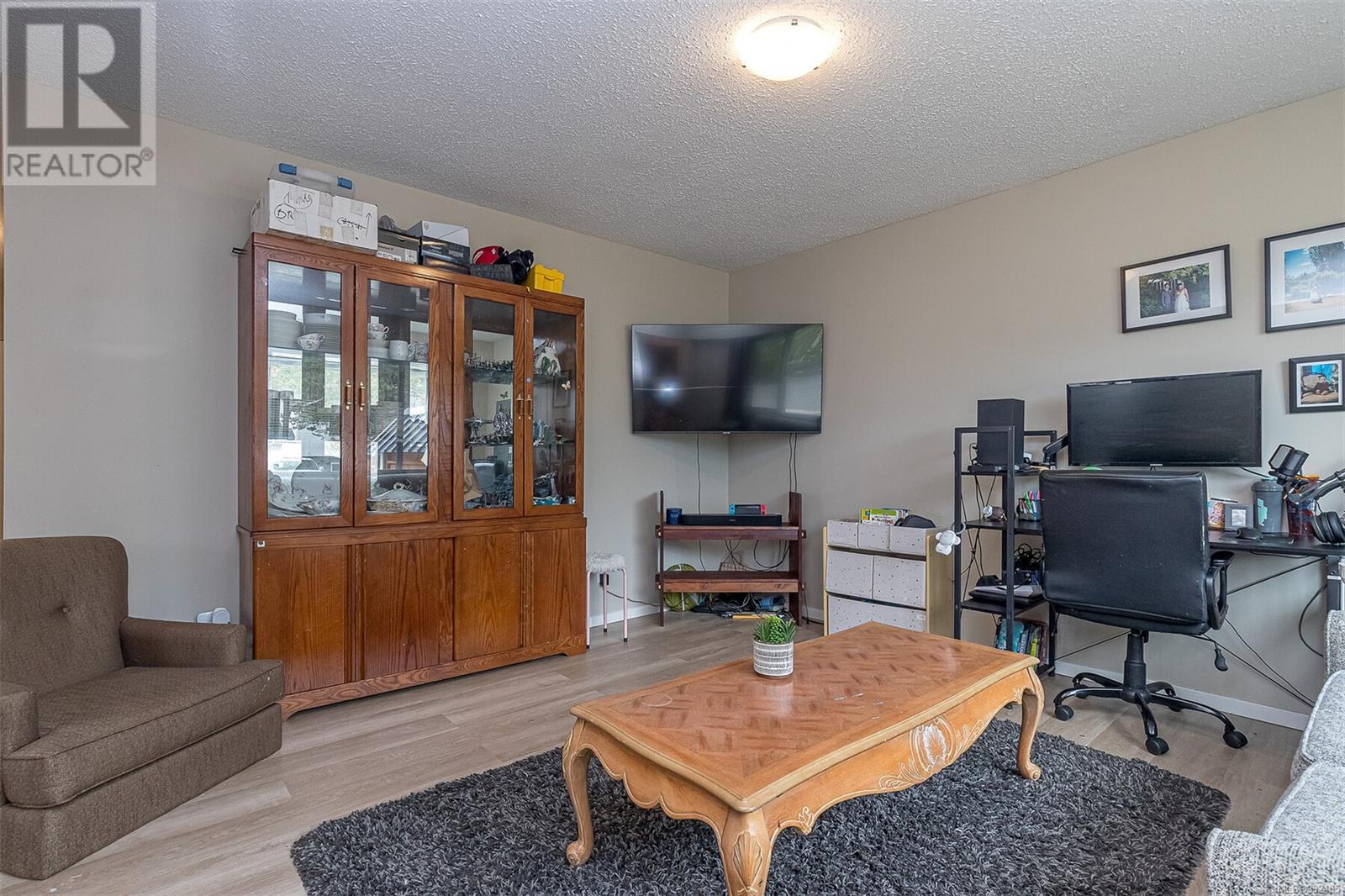 Property at 2189A &2189B Amelia Ave image 4
