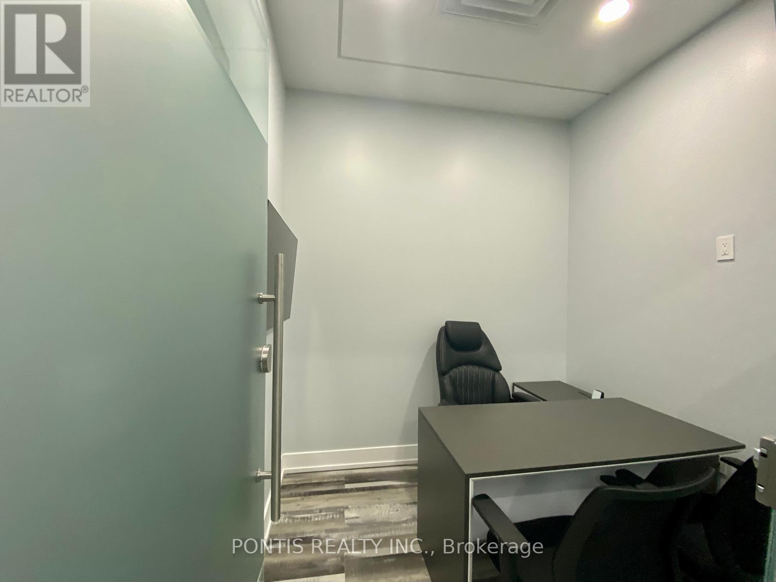 G212 #10 - 450 Hespeler Road, Cambridge, Ontario  N1R 0E3 - Photo 5 - X12028651