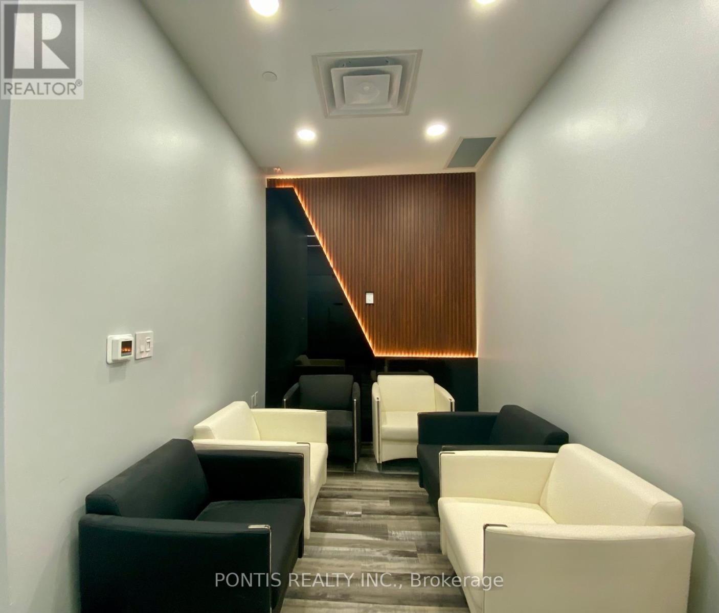 G212 #10 - 450 Hespeler Road, Cambridge, Ontario  N1R 0E3 - Photo 6 - X12028651