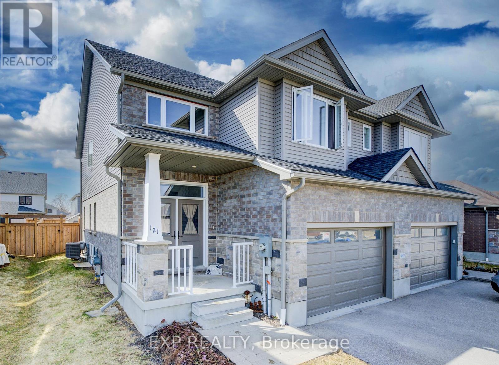 Property at 121 BRIDGE CRESCENT image 3