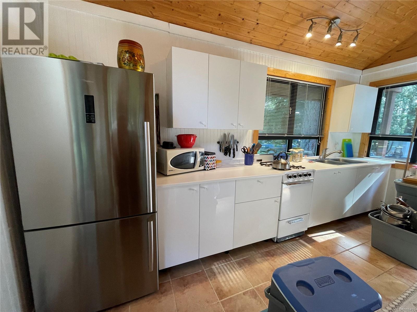 685 Weathers Way, Mudge Island, British Columbia  V0R 1X0 - Photo 19 - 988455