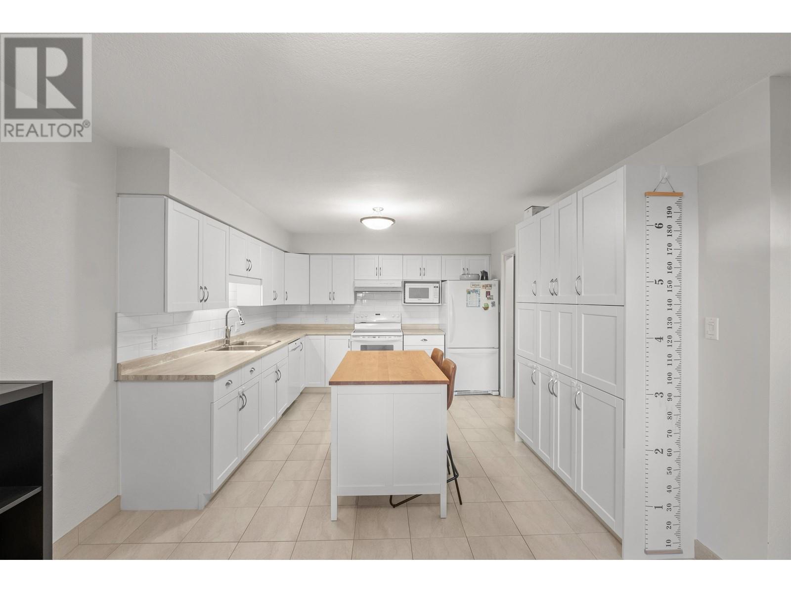 748 Chesterfield Avenue, North Vancouver, British Columbia  V7M 2M6 - Photo 5 - R2979073