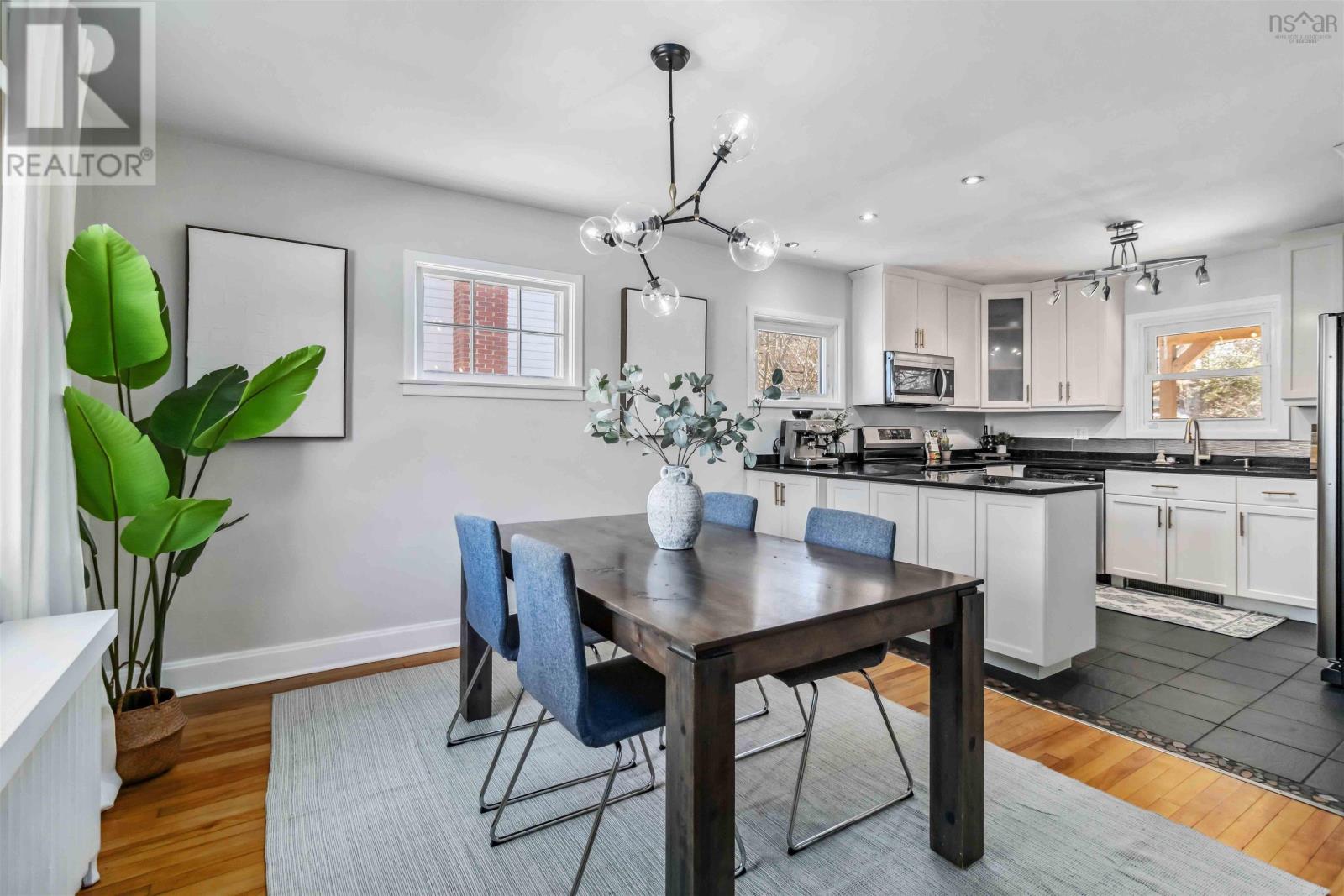 5838 Pine Hill Drive, Halifax, Nova Scotia  B3H 1E5 - Photo 12 - 202505284