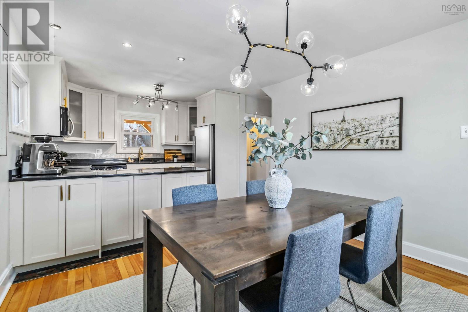 5838 Pine Hill Drive, Halifax, Nova Scotia  B3H 1E5 - Photo 13 - 202505284