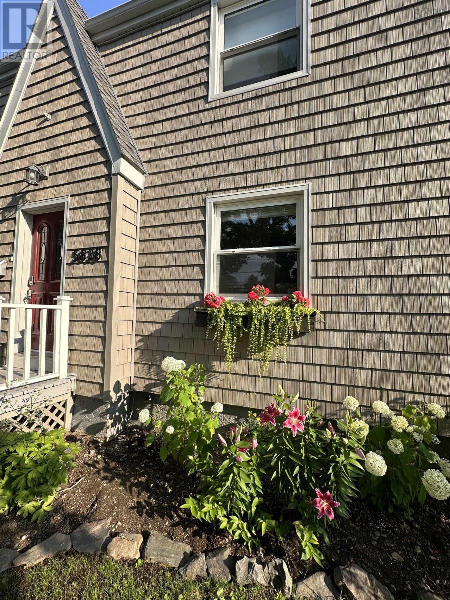 5838 Pine Hill Drive, Halifax, Nova Scotia  B3H 1E5 - Photo 33 - 202505284