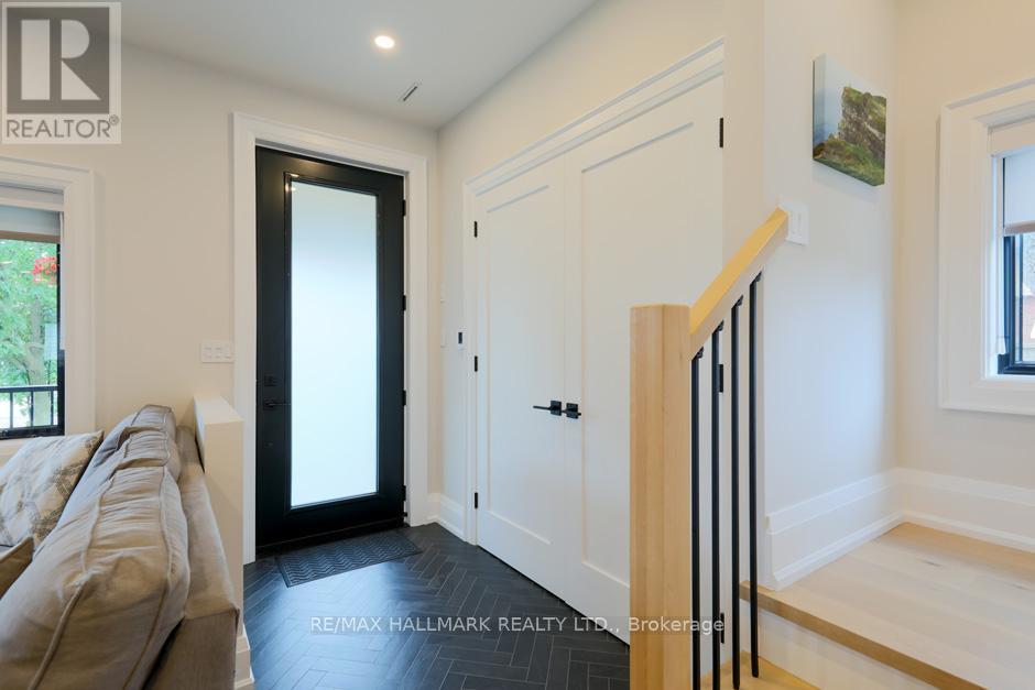 Property at 125 LEYTON AVENUE image 3