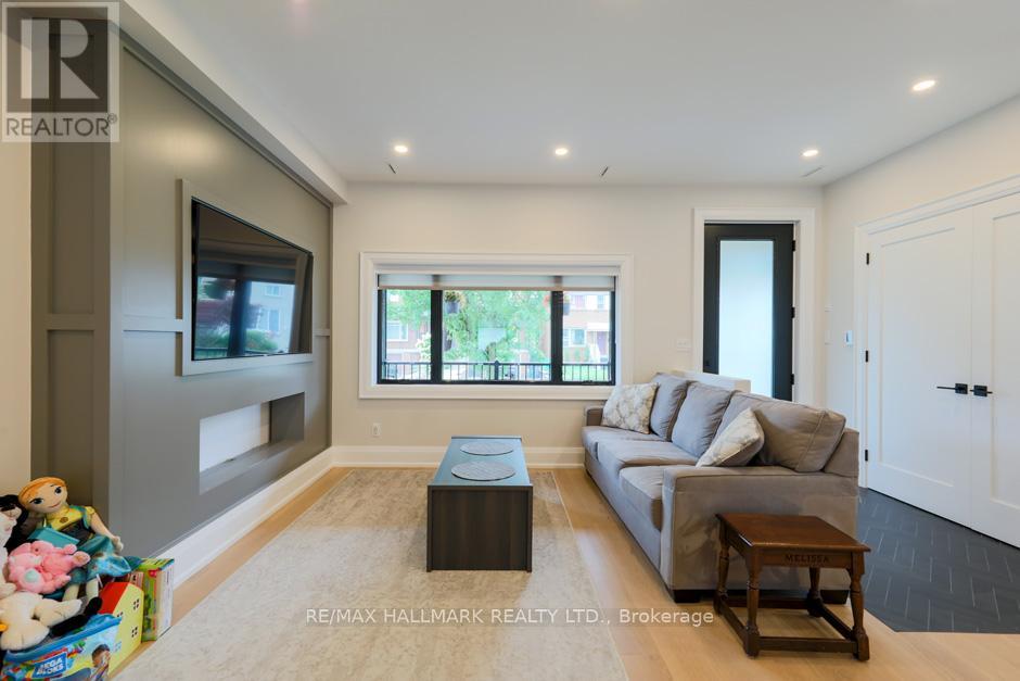 Property at 125 LEYTON AVENUE image 5