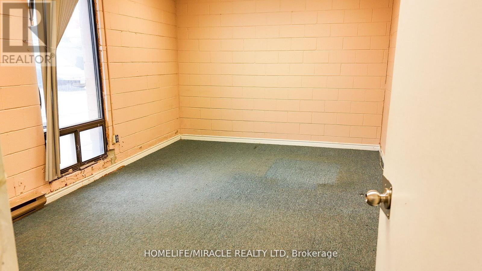 1235 Shawson Drive, Mississauga, Ontario  L4W 1C4 - Photo 8 - W12028810
