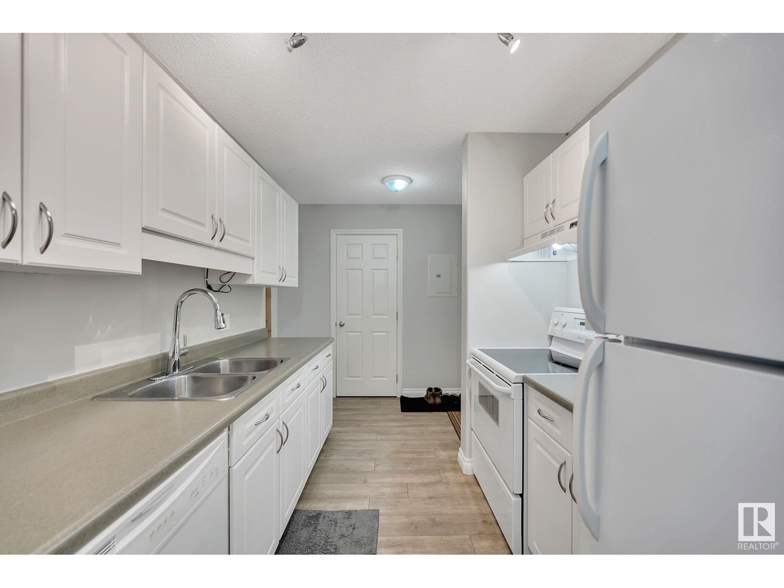 Property at #403 11446 40 AV NW image 5